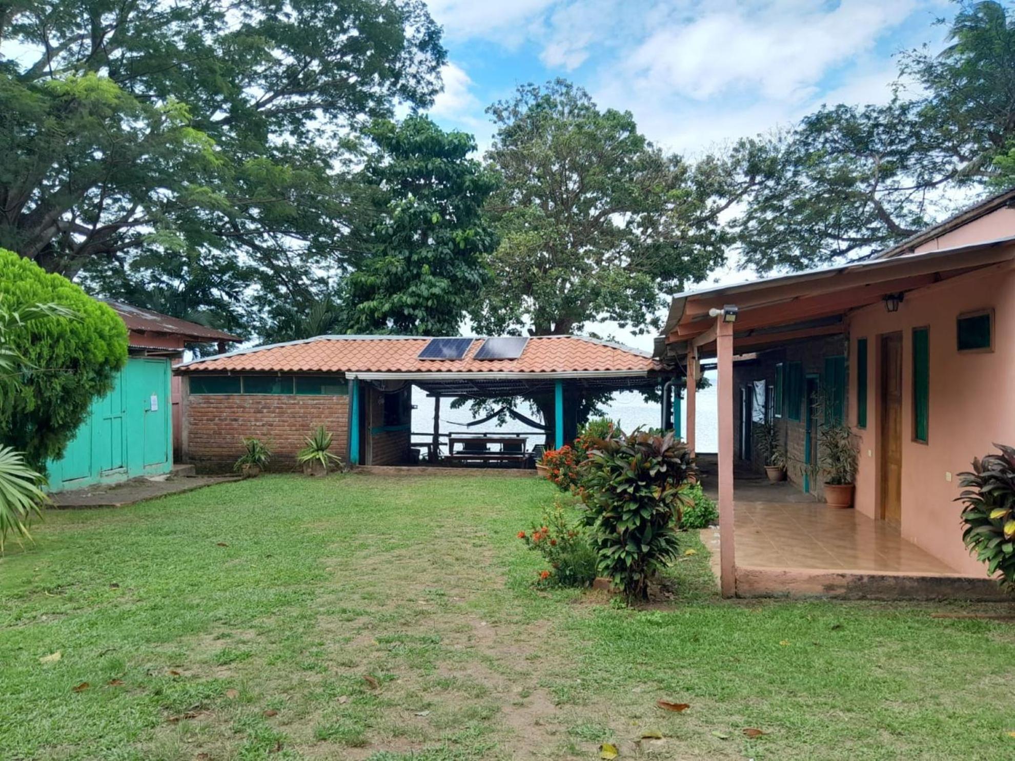 Hostel Los Chocoyos Mérida Екстериор снимка
