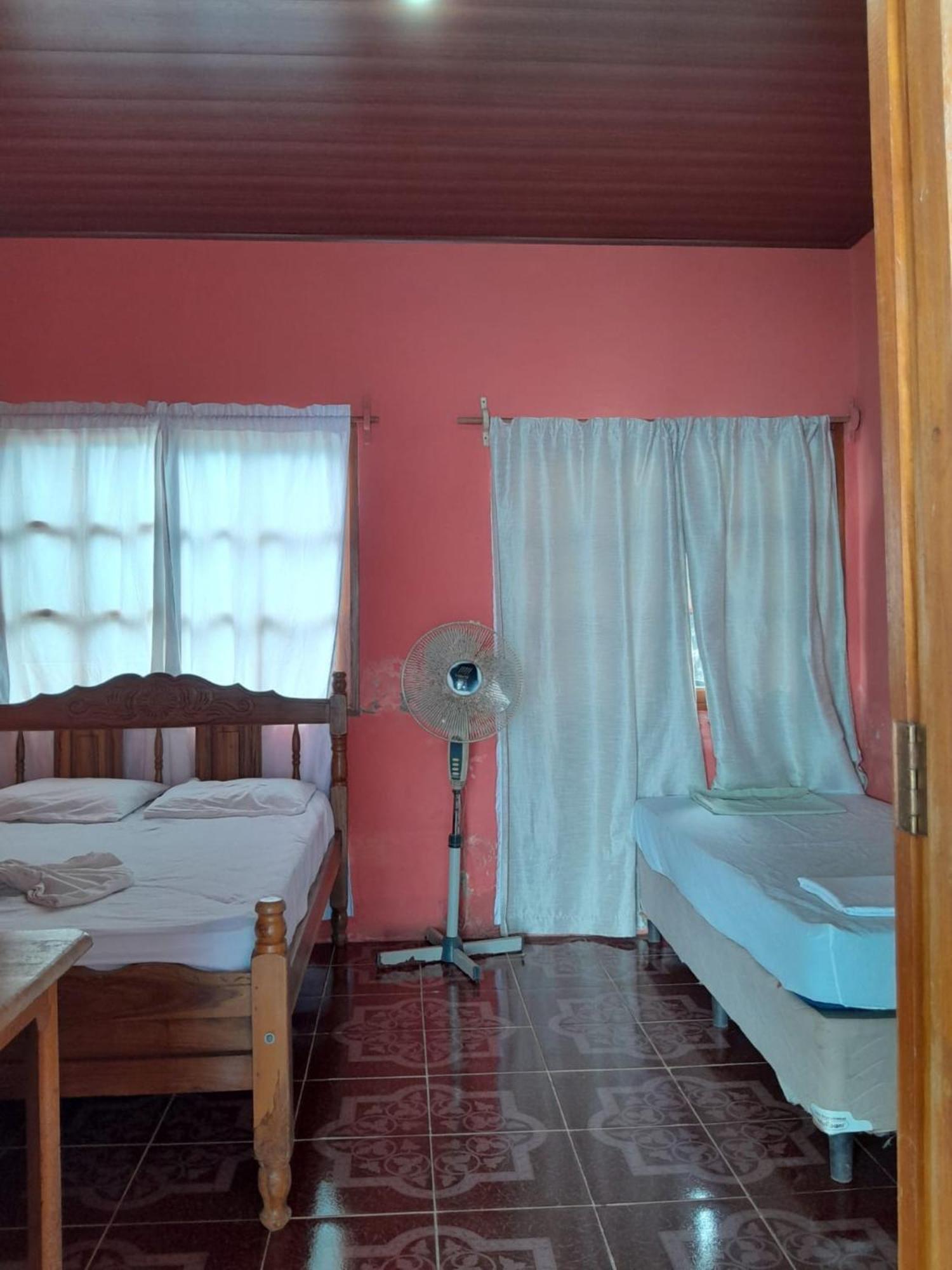 Hostel Los Chocoyos Mérida Екстериор снимка