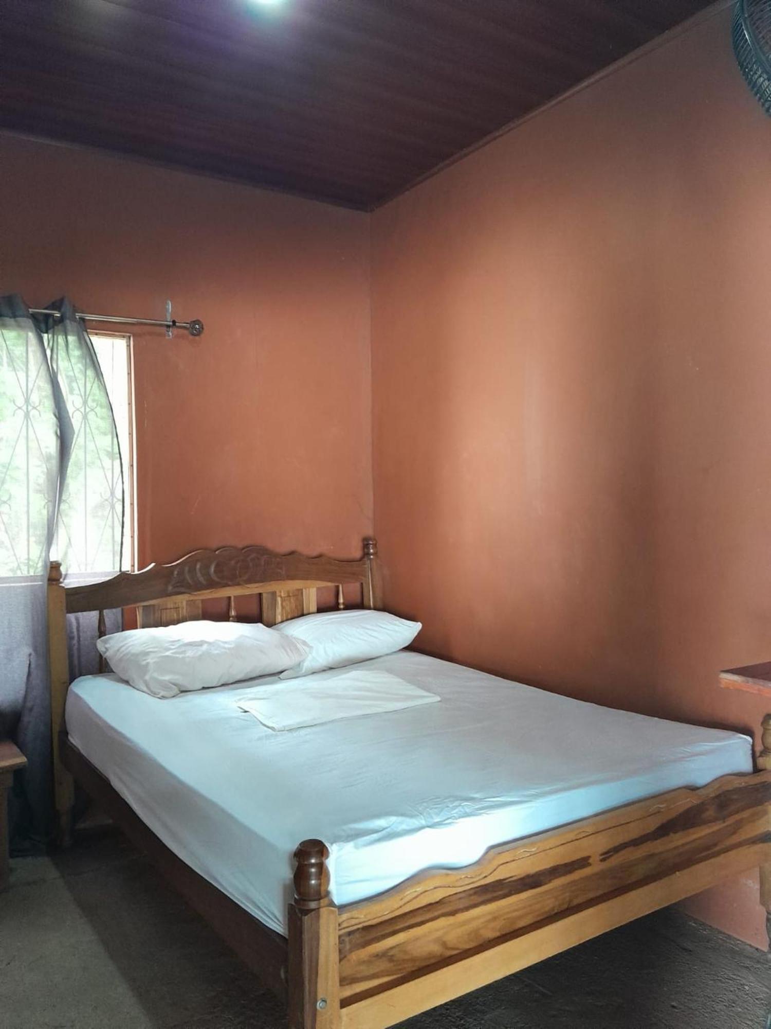Hostel Los Chocoyos Mérida Екстериор снимка